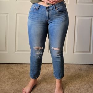 Levi 3/4 Length Jean